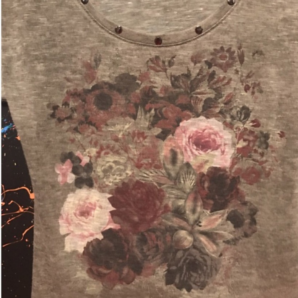 Flower pattern tshirt - Picture 2 of 2